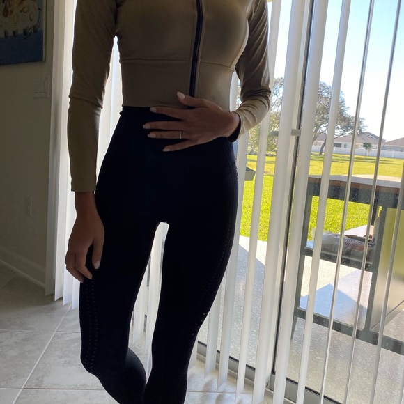 Juniper Training Jacket (Beige) - Picture 7 of 7